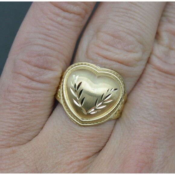 Real 10k Yellow Solid Gold Tree Leaf Design Shiny Heart Shape Ring 3.6 grams - Picture 3 of 8